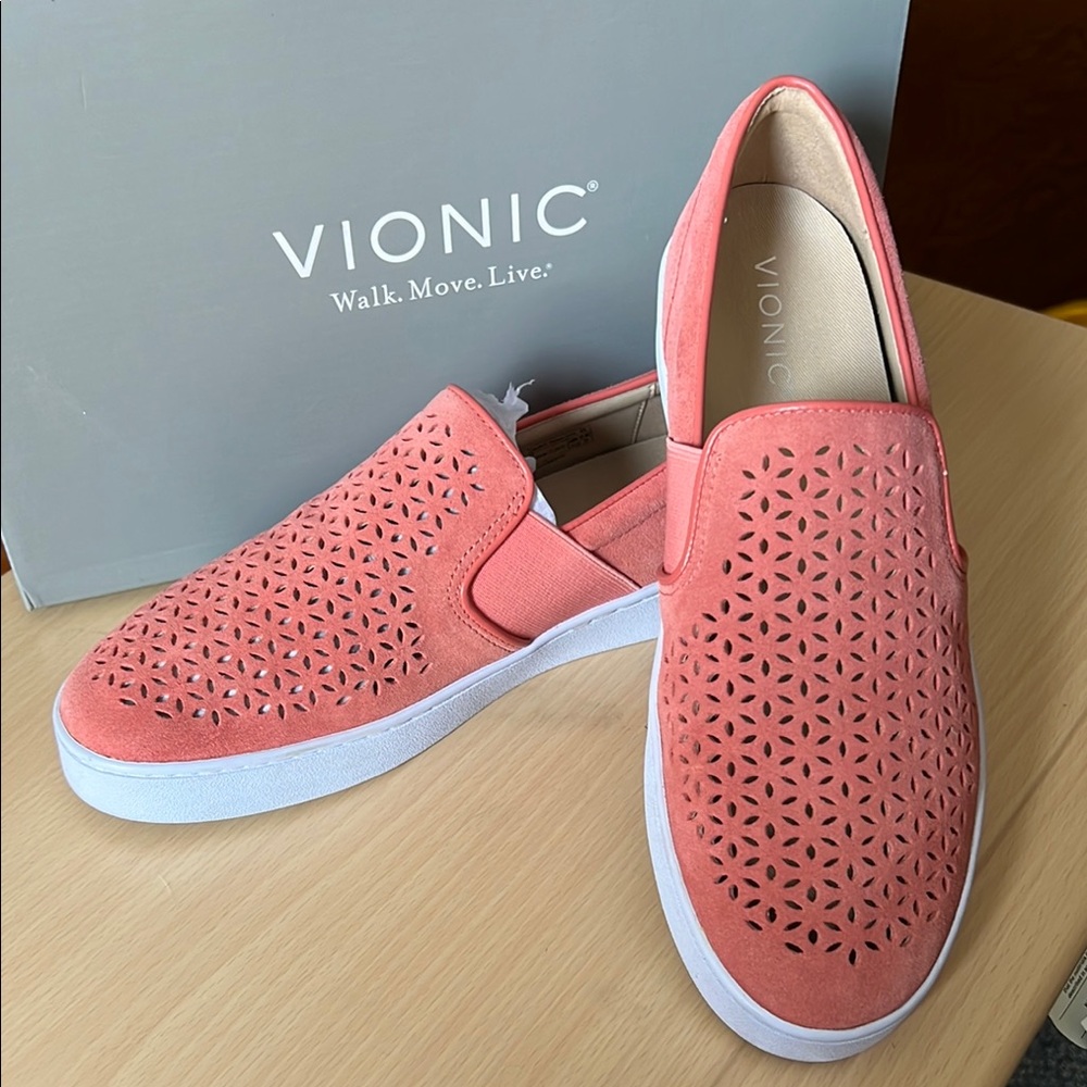 Vionic Women's Coral Slip on with cut out top